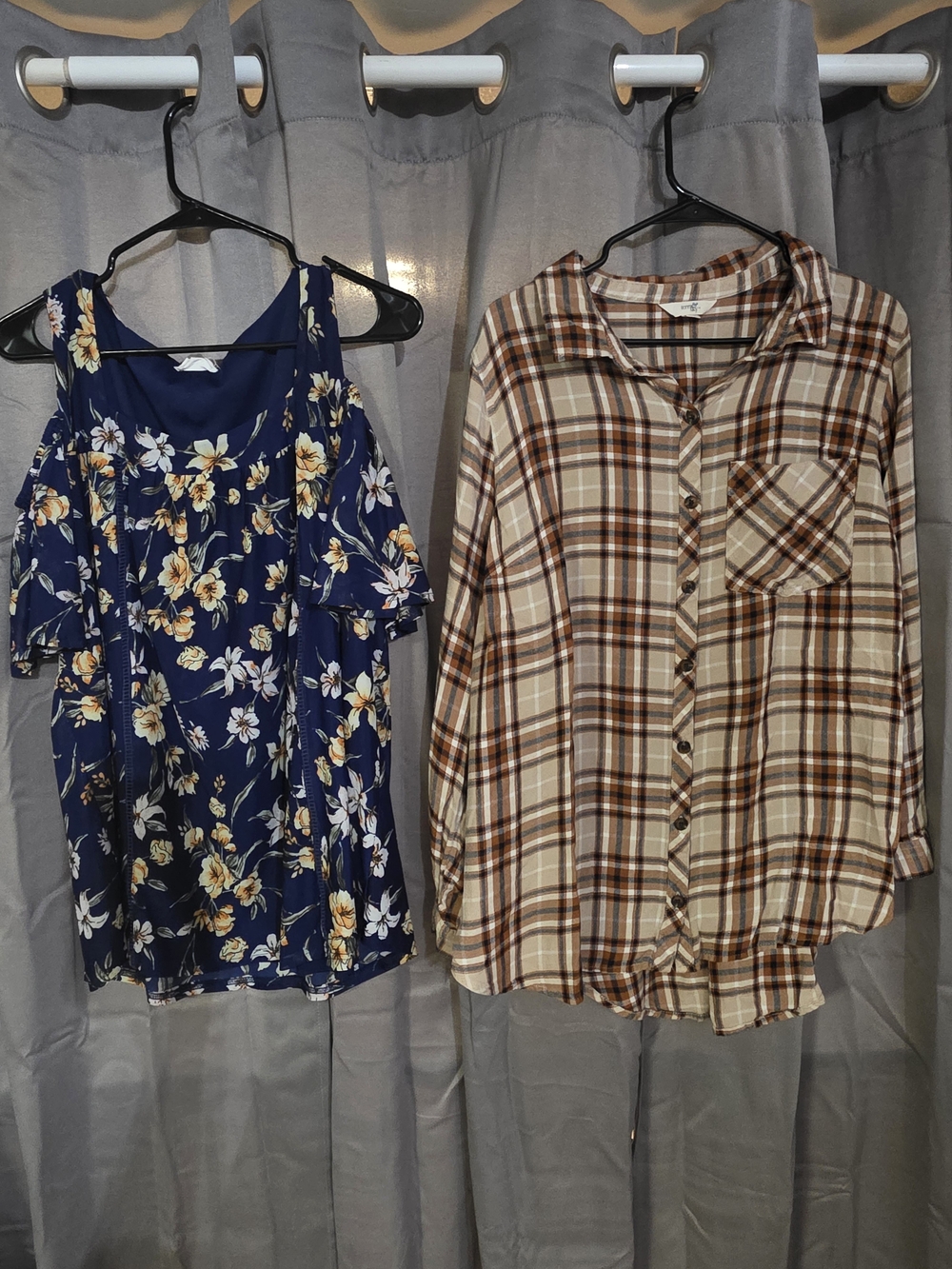 Women’s Navy Floral Cold-Shoulder Top - Feminine Casual- Plus Size 1X